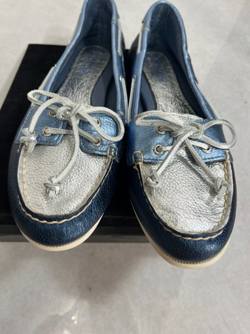 Sperry Top-Sider Blue Silver Metallic Leather Boat Shoes Women’s Size 8M - Picture 10 of 15